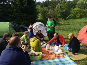 Frühstück der Jugengruppe im Frankenjura