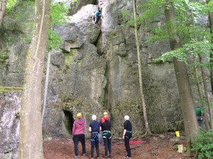 Lukas beim Vorstieg im Frankenjura